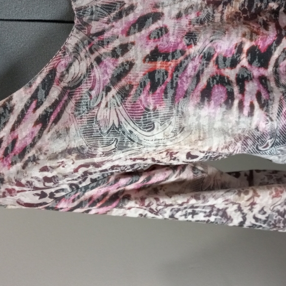 PARIS I Q Womens Sz XL Top, Roushing on one side and Other side Slants down. - Picture 2 of 7